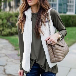 ✨Patagonia White Los Gatos Vest✨